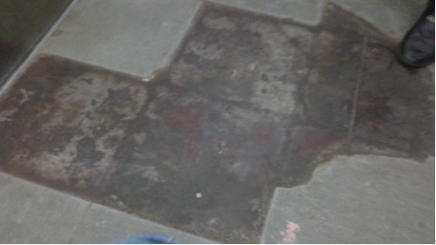 電梯表面已貼過(guò)PVC地板的電梯