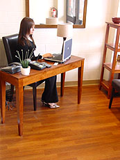 亮度、圖案、地板紋路與家具搭配